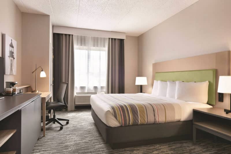 Best Hotels Near Cedar Point: Country Inn & Suites by Radisson, Port Clinton, OH