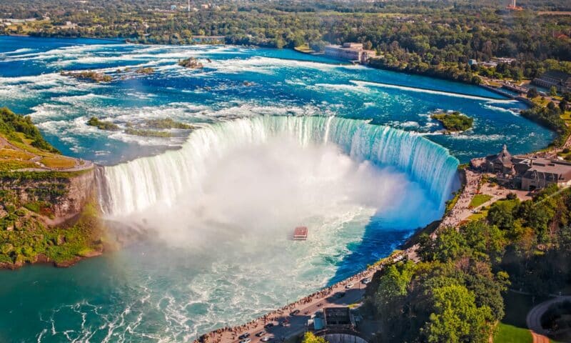 The Best Hotels Near Niagara Falls in Canada