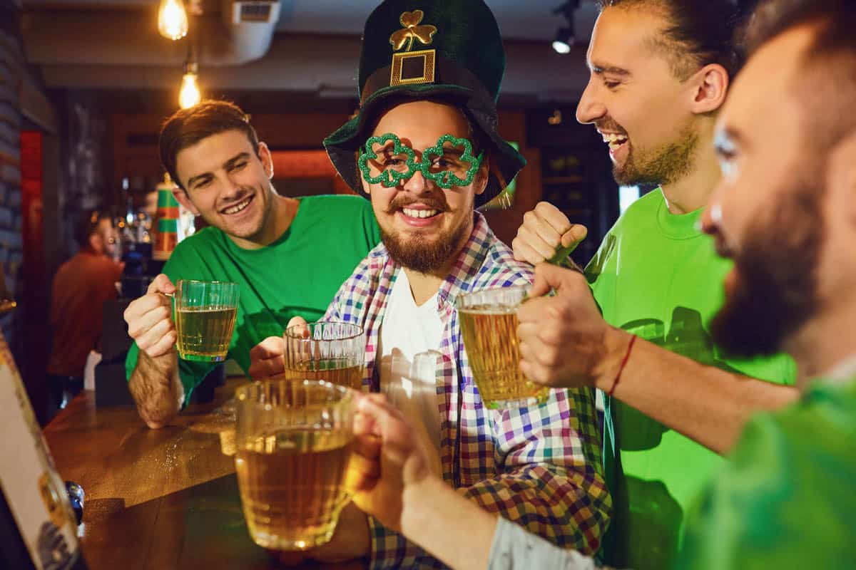 Best Things to do in Orlando in March: St. Patrick’s Day Bar Crawl