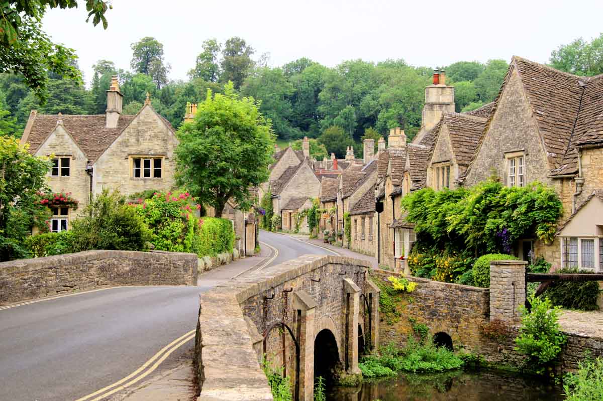 Must Books Tours in London: Cotswolds