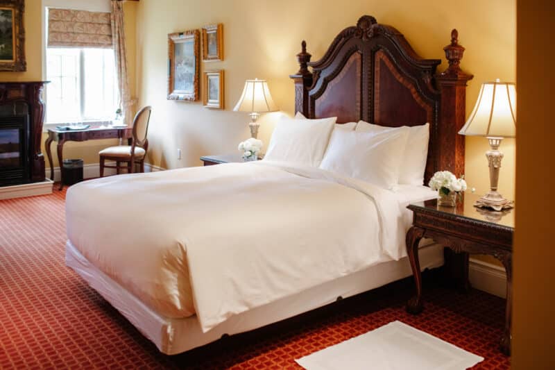 Ontario Hotels Close to Niagara Falls: Riverbend Inn & Vineyard
