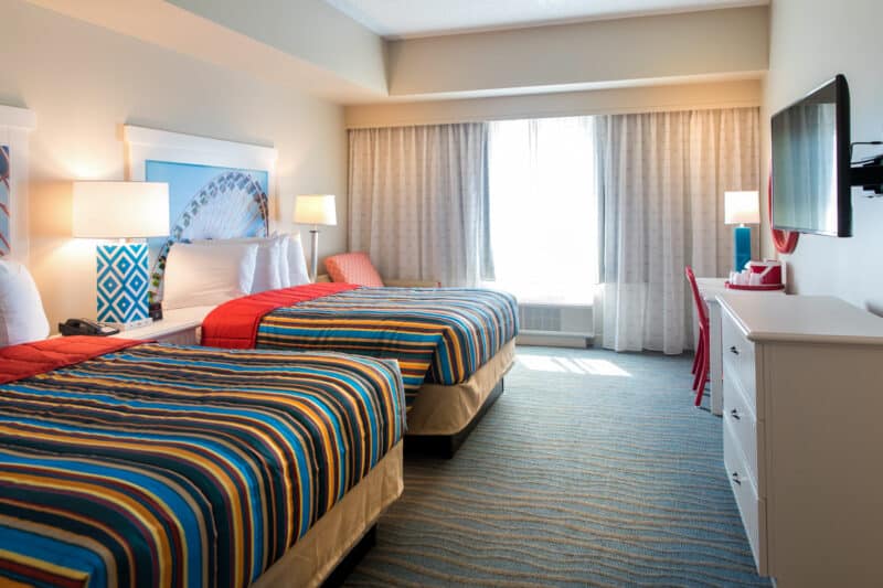 Sandusky Hotels Close to Cedar Point: Cedar Point Hotel Breakers