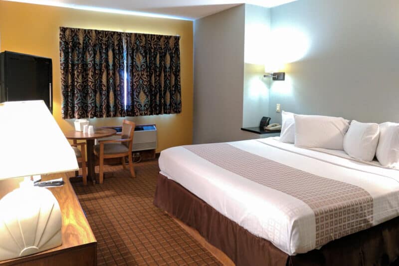 Sandusky Hotels Close to Cedar Point: South Shore Inn