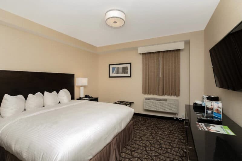 Where to Stay Near Niagara Falls: Tower Hotel at Fallsview