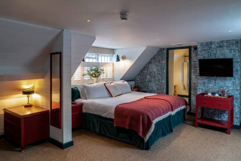 Best 5 Star Hotels in Cotswolds, England: The Double Red Duke