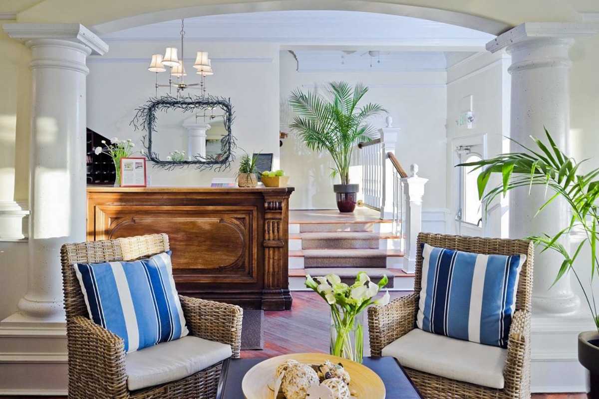 Best Luxury Hotels in Newport Beach, California: Newport Beach Hotel