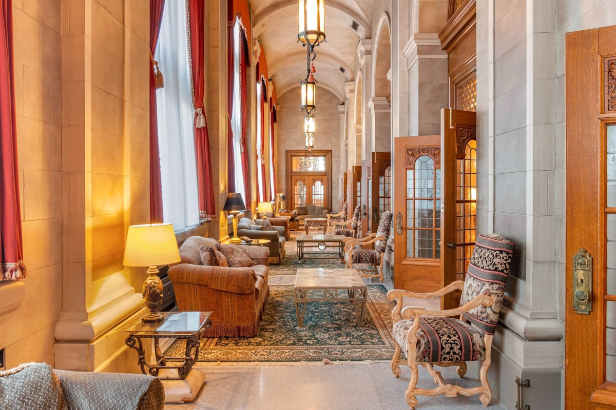 Best 5 Star Hotels in Winnipeg, Canada: The Fort Garry Hotel, Spa and Conference Centre