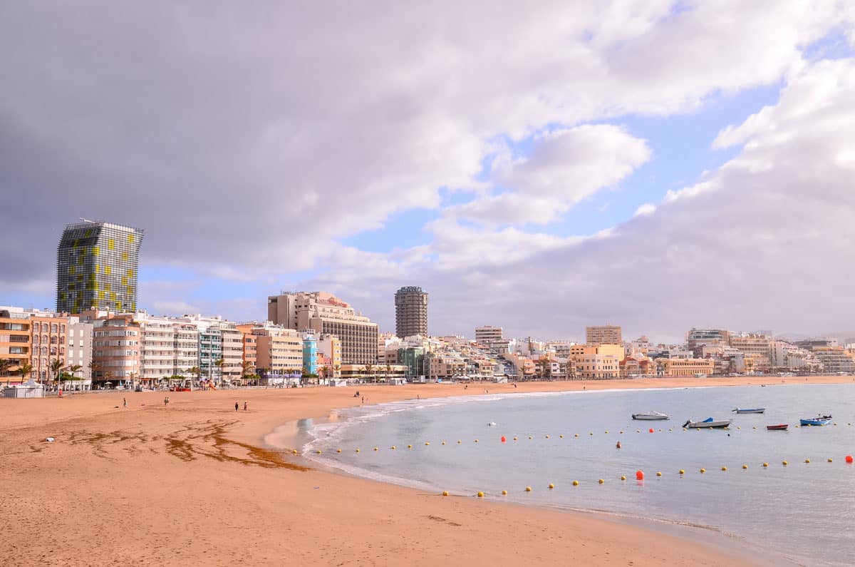 Best Beaches in the Canary Islands: Playa Las Canteras