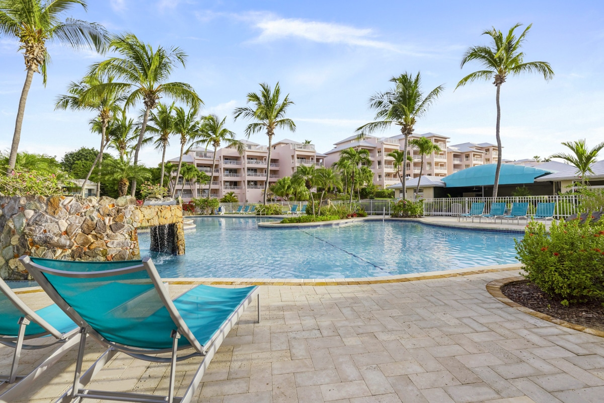 Best Luxury Hotels in St. Thomas, Virgin Islands: Elysian Beach Resort