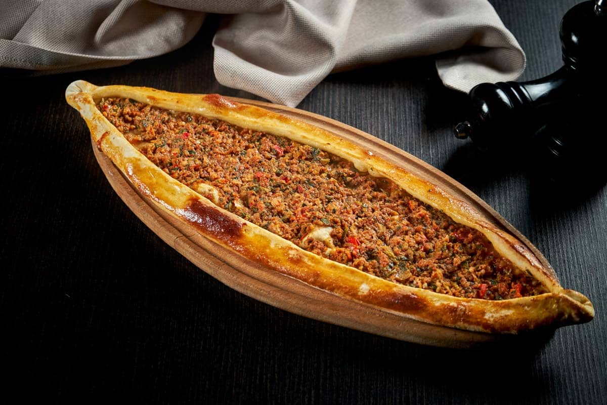 Best Foods to Try in Turkey: Pide