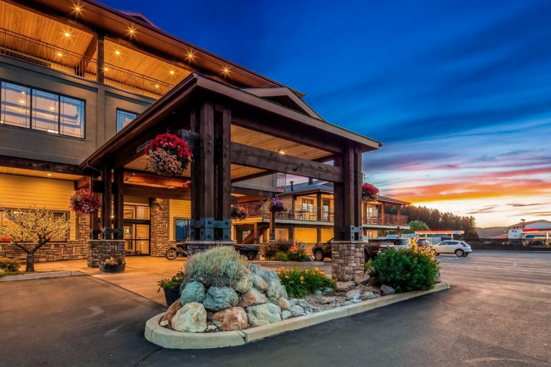 Best Hotels Near Glacier National Park: Best Western Plus Flathead Lake Inn and Suites