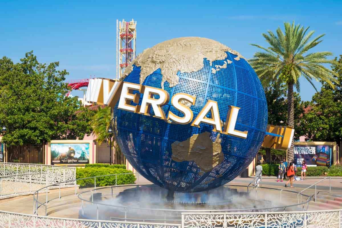 Choosing Between Universal Orlando or Walt Disney World: Traveling with High School Aged Kids