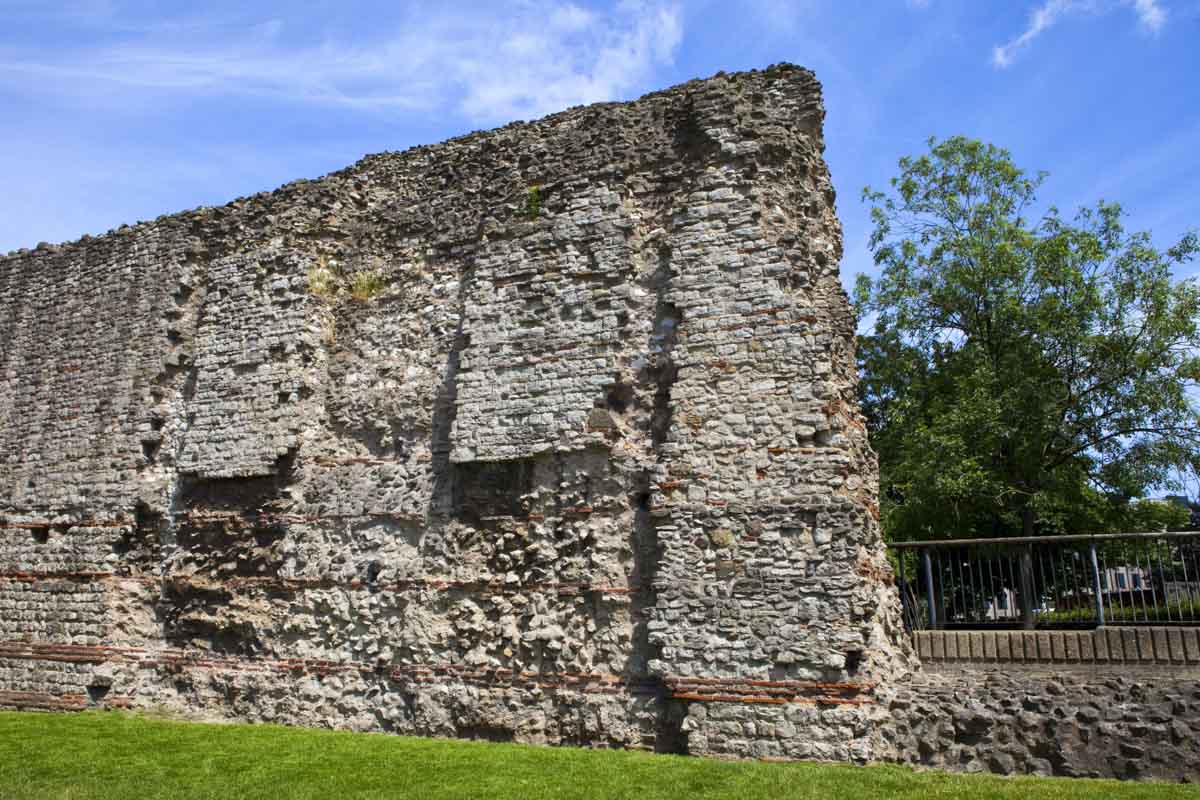 Cool Non-Touristy Things to do in London: Roman Wall