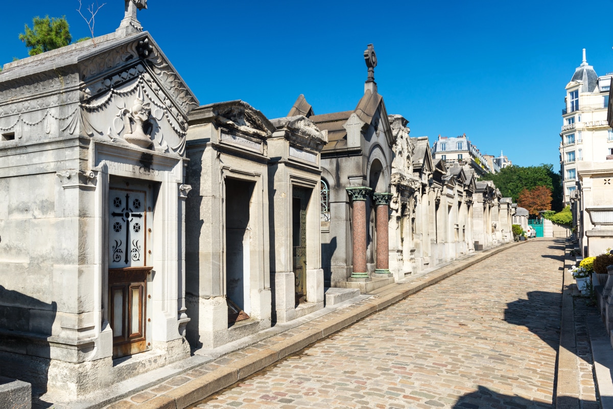 Fun Non-touristy Things to do in Paris: Montmartre Cemetery