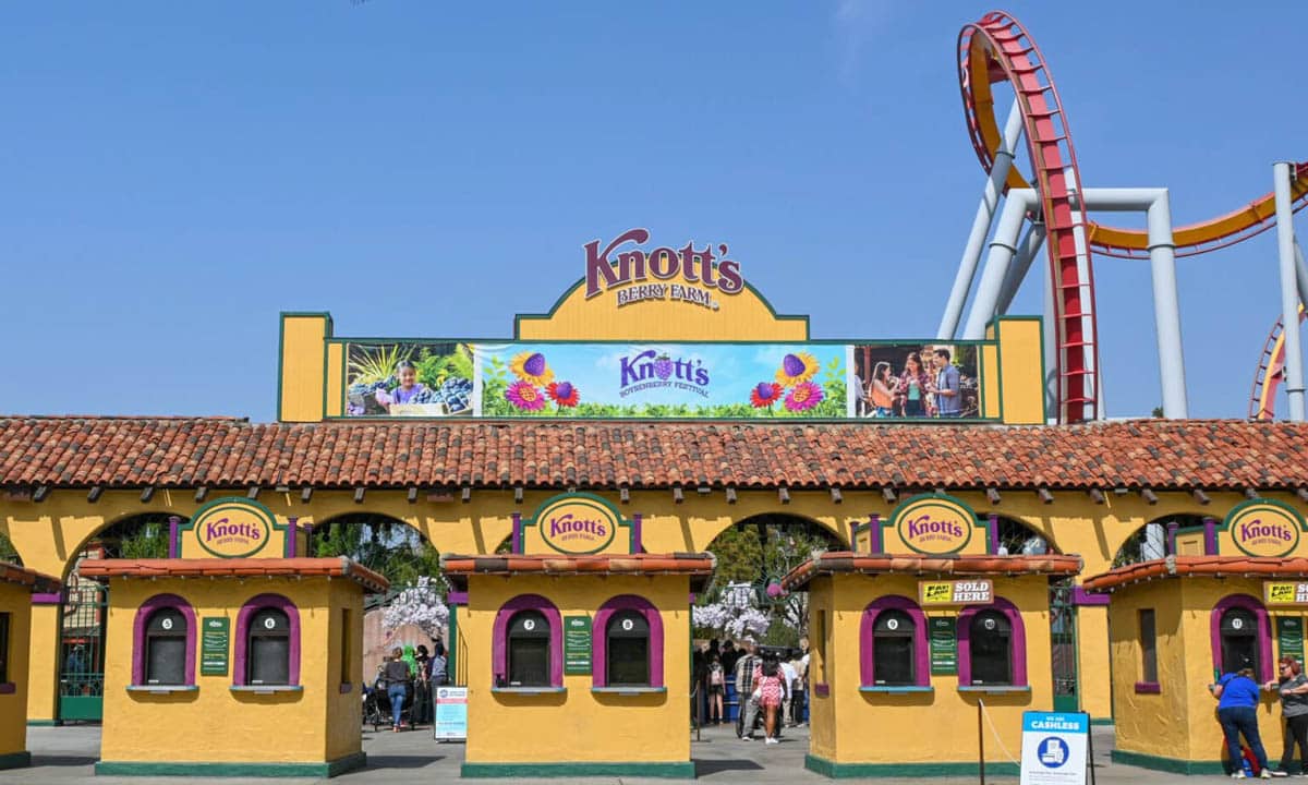 Popular Amusement Parks in California: Knott’s Berry Farm
