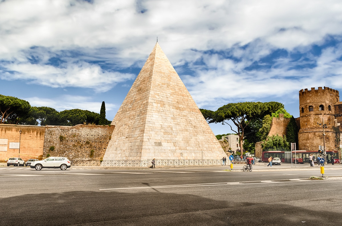 Historical Sites to Visit in Rome: Pyramid of Cestius