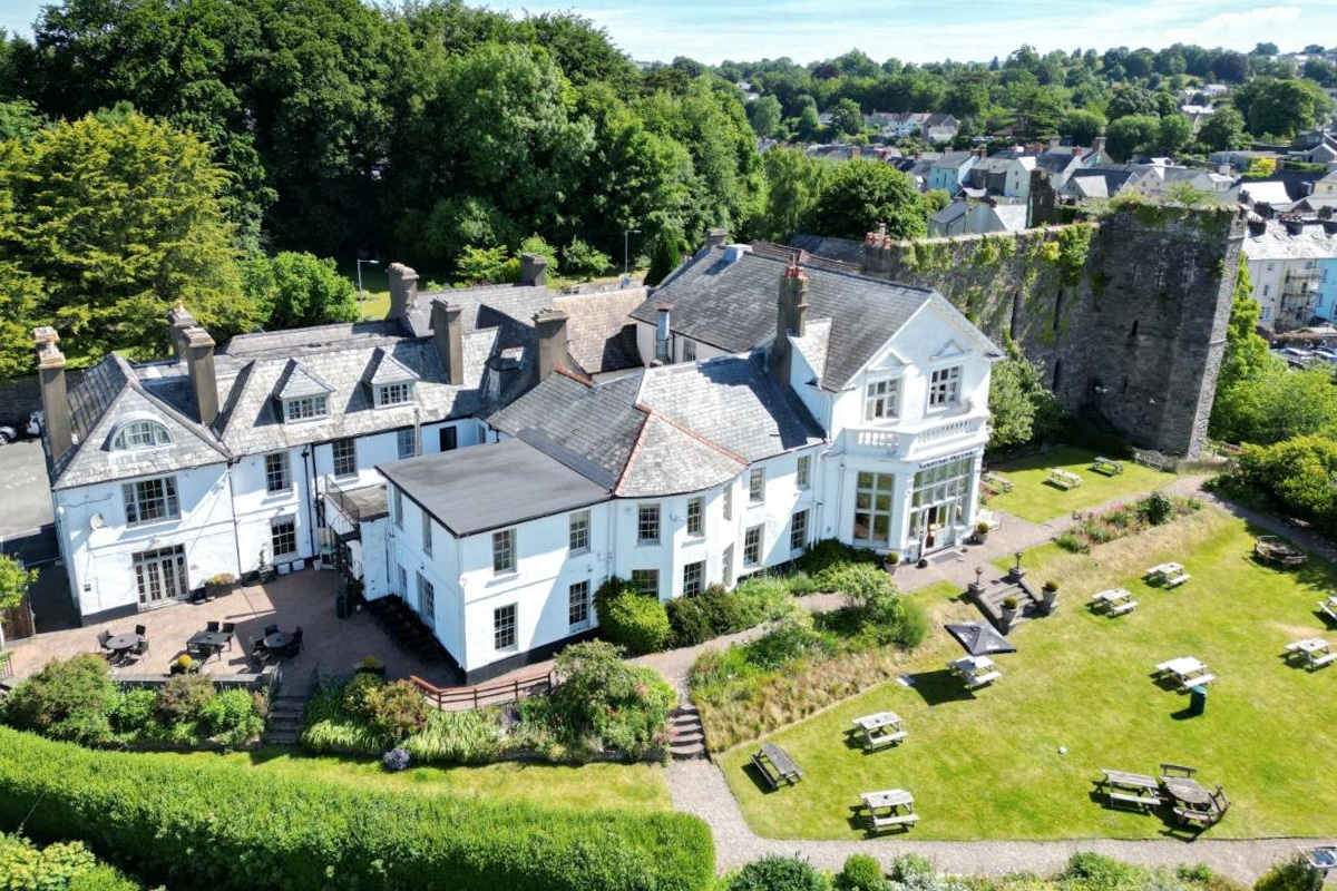 Luxury Castle Hotels in Wales: The Castle of Brecon Hotel