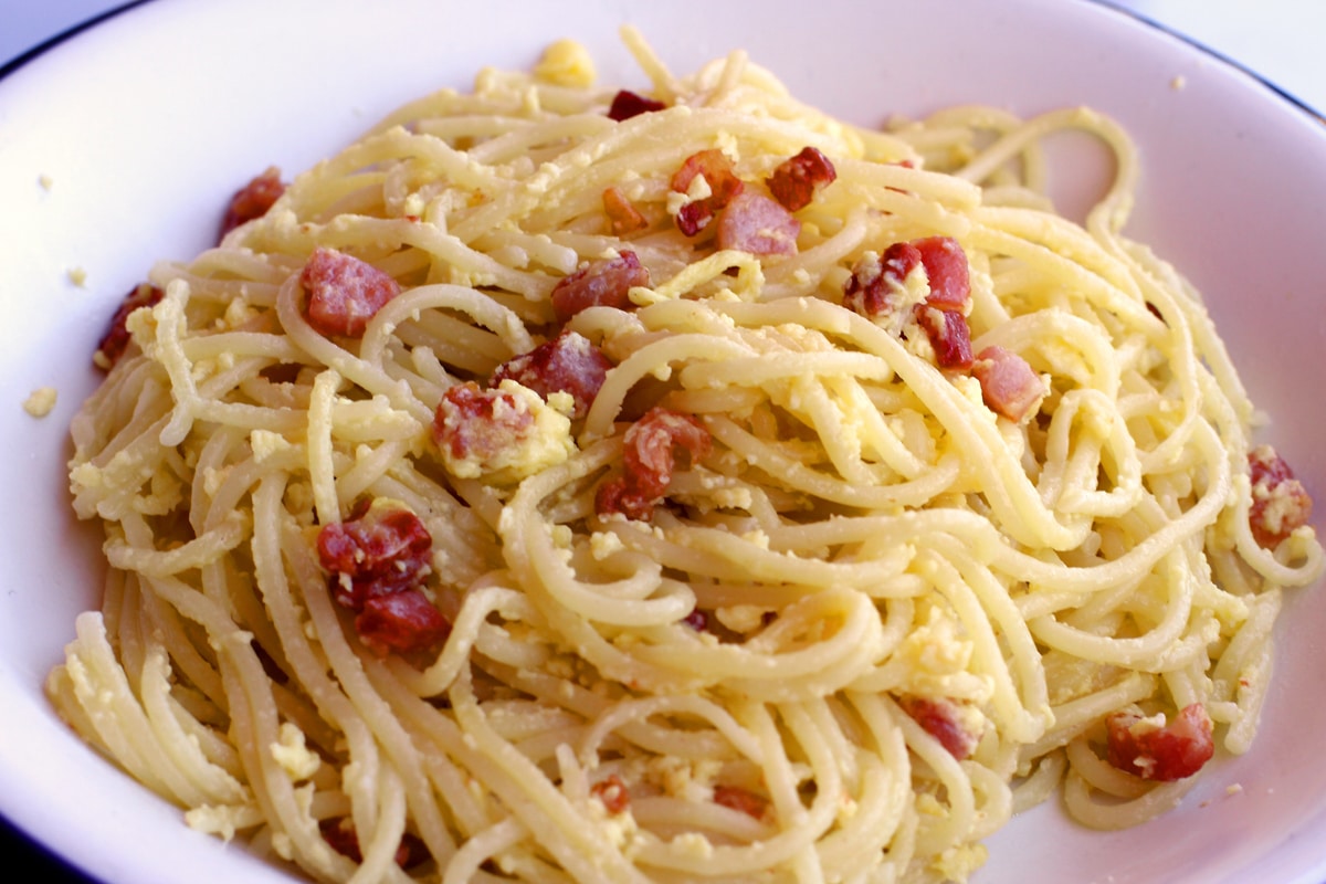 Traditional Foods to Try in Italy: Spaghetti alla Carbonara, Rome