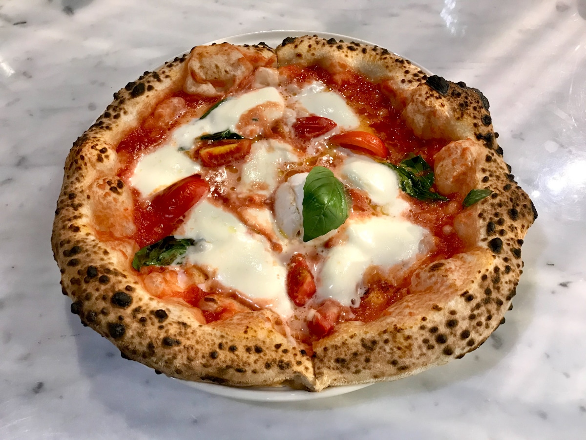 Unique Foods to Try in Italy: Neapolitan Pizza, Naples