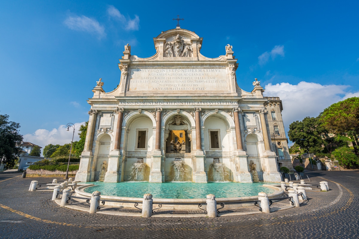 Unique Non-Touristy Things to do in Rome: Fontana dell’Acqua Paola