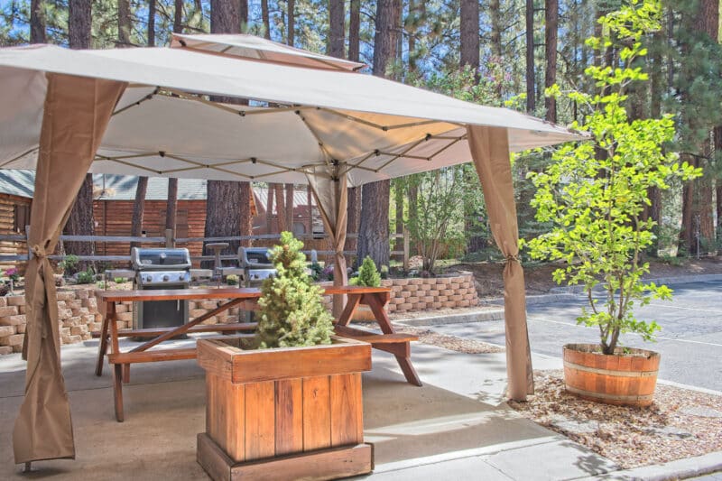 Where to Stay in Big Bear, California: Snow Lake Lodge