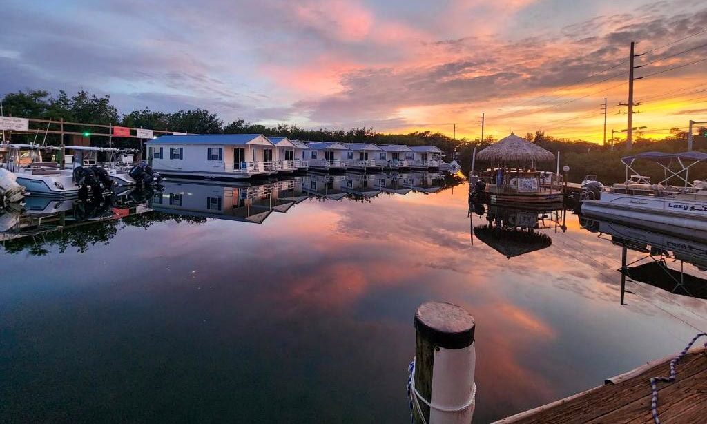 The Top Floating Hotels and Houseboats You Can Stay in Across the USA
